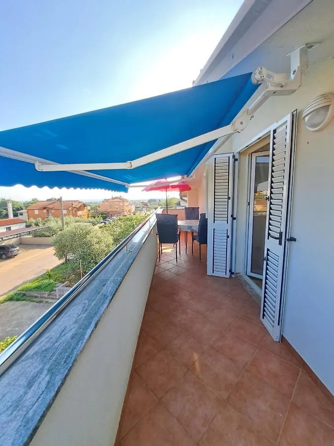 Casa Antonio With Swimming Pool Apartment Novigrad
